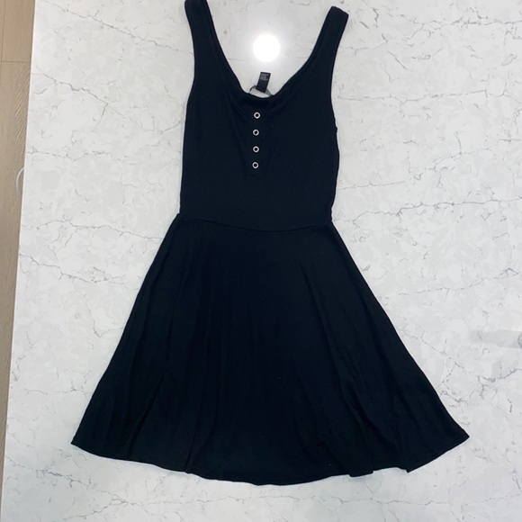 Forever 21 Dresses & Skirts - Ribbed button up skater dress